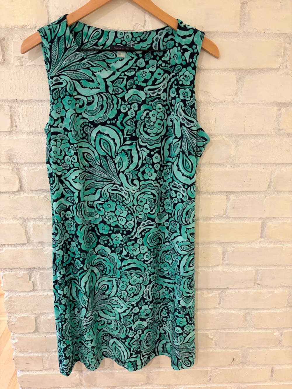 Tommy Hillfiger Sleeveless Printed Mini Shift Dress - Picture 3 of 6